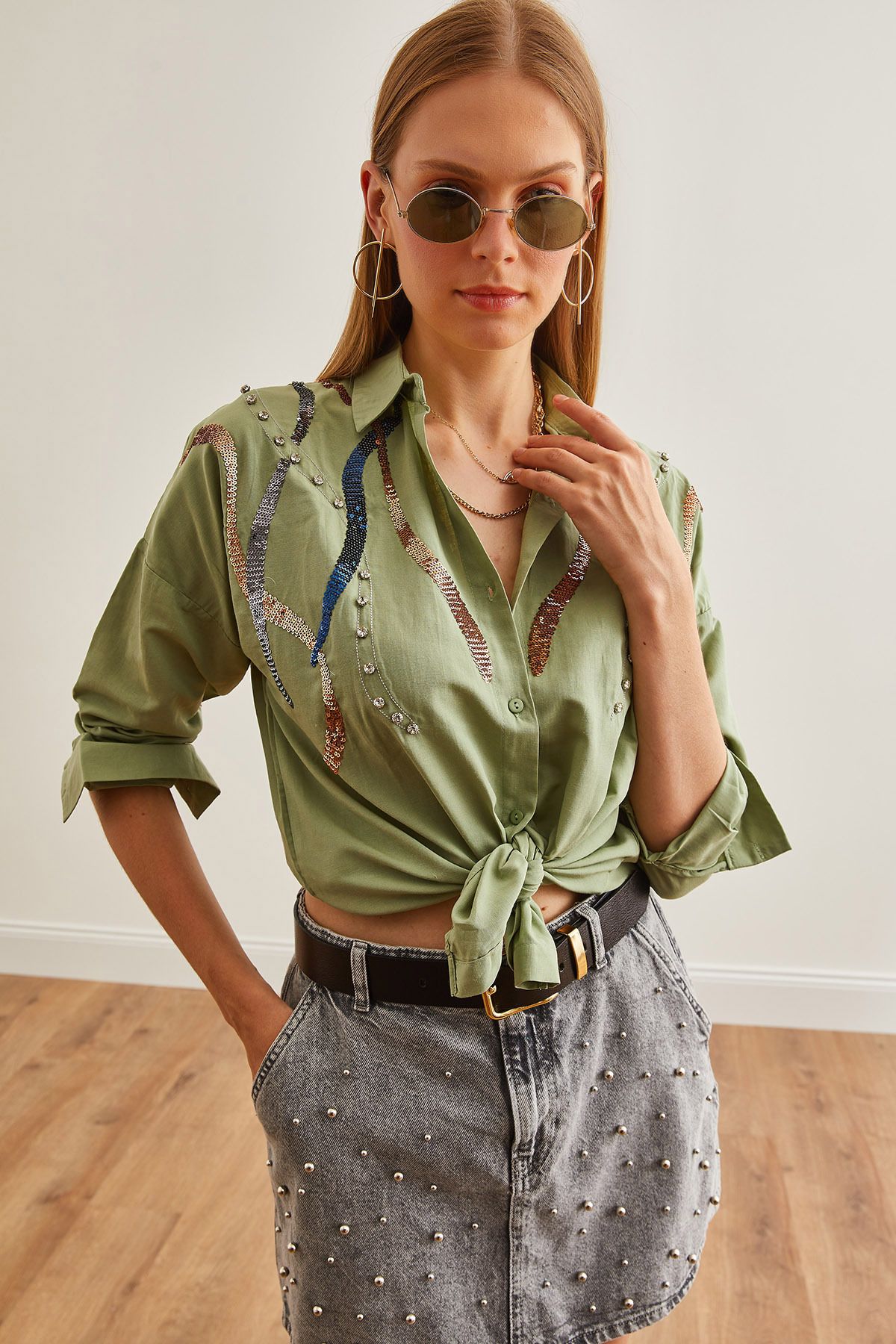 Kadın Sulu Küf Yeşili Palmiye Pul Detaylı Dokuma Gömlek GML-19001225