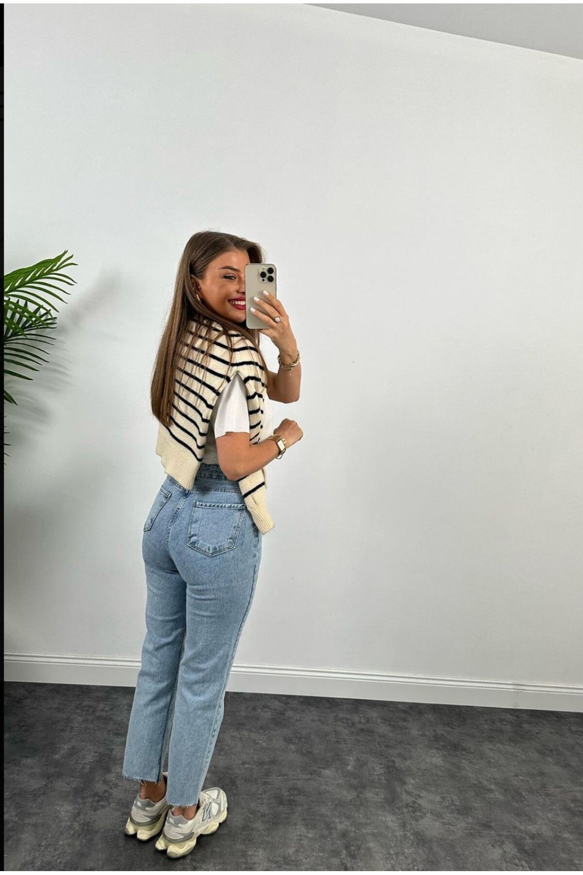 Premium Kalite Paçası Kesik Toparlayıcı Likralı BoyFit Jean Premium Kalite Paçası Kesik Toparlayıcı Likralı BoyFit Jean
