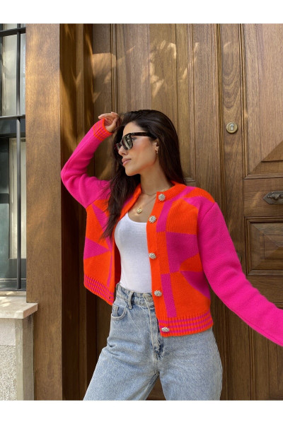 Kadın Pembe Turuncu Geometrik Şekil Taş Düğmeli Triko Hırka Kadın Pembe Turuncu Geometrik Şekil Taş Düğmeli Triko Hırka