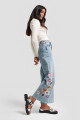 Kadın Snow Kot Rengi Çiçek Nakışlı Culotte Fit Tasarım Denim Kadın Snow Kot Rengi Çiçek Nakışlı Culotte Fit Tasarım Denim