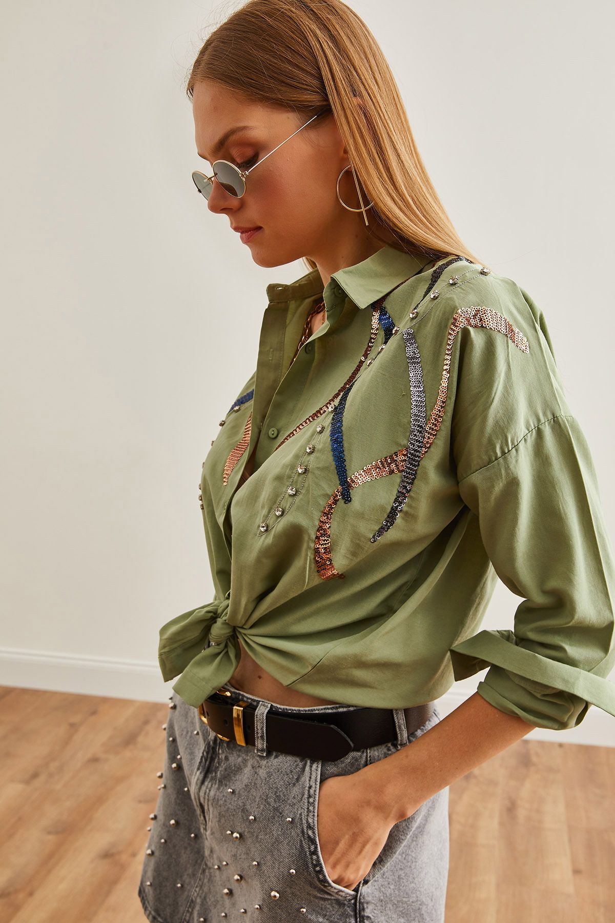 Kadın Sulu Küf Yeşili Palmiye Pul Detaylı Dokuma Gömlek GML-19001225