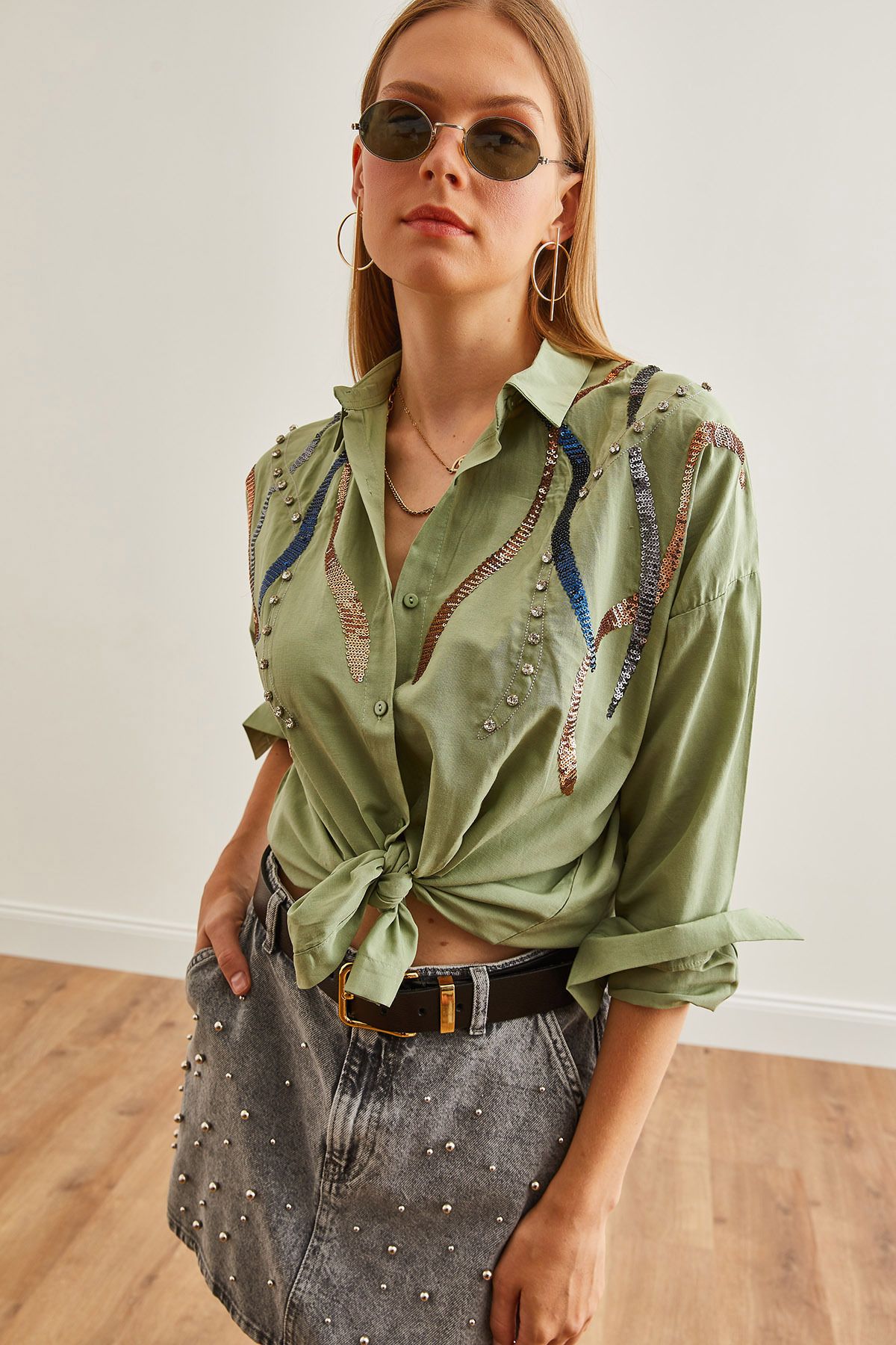 Kadın Sulu Küf Yeşili Palmiye Pul Detaylı Dokuma Gömlek GML-19001225