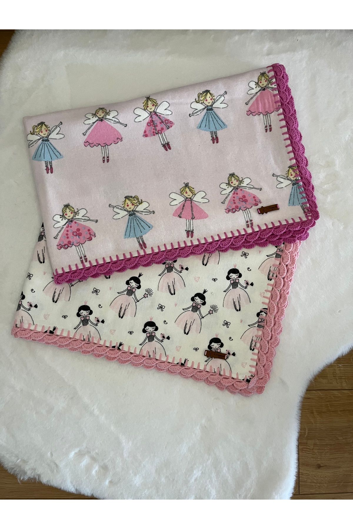 Pazen (Flanel) çift katlı 110x100cm kenarları el örgüsü Bebek Battaniyesi Pazen (Flanel) çift katlı 110x100cm kenarları el örgüsü Bebek Battaniyesi