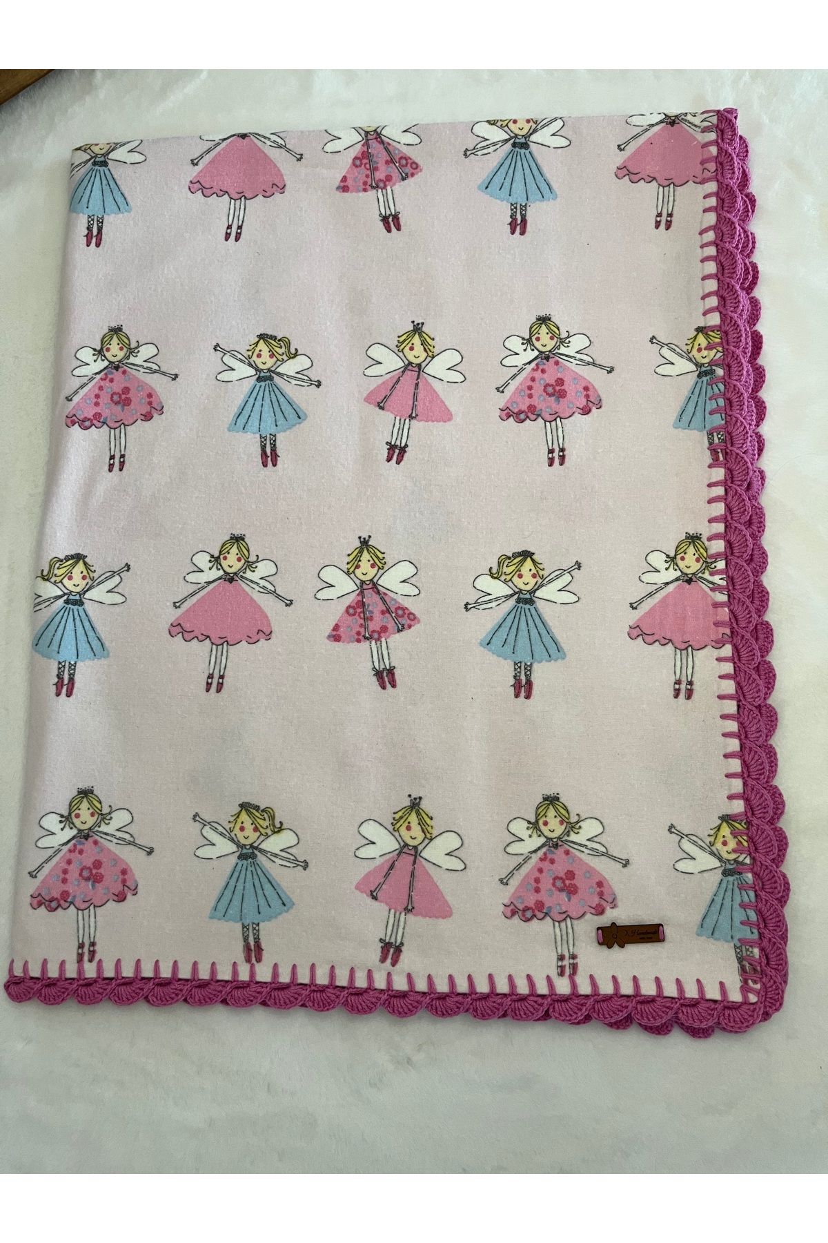 Pazen (Flanel) çift katlı 110x100cm kenarları el örgüsü Bebek Battaniyesi Pazen (Flanel) çift katlı 110x100cm kenarları el örgüsü Bebek Battaniyesi