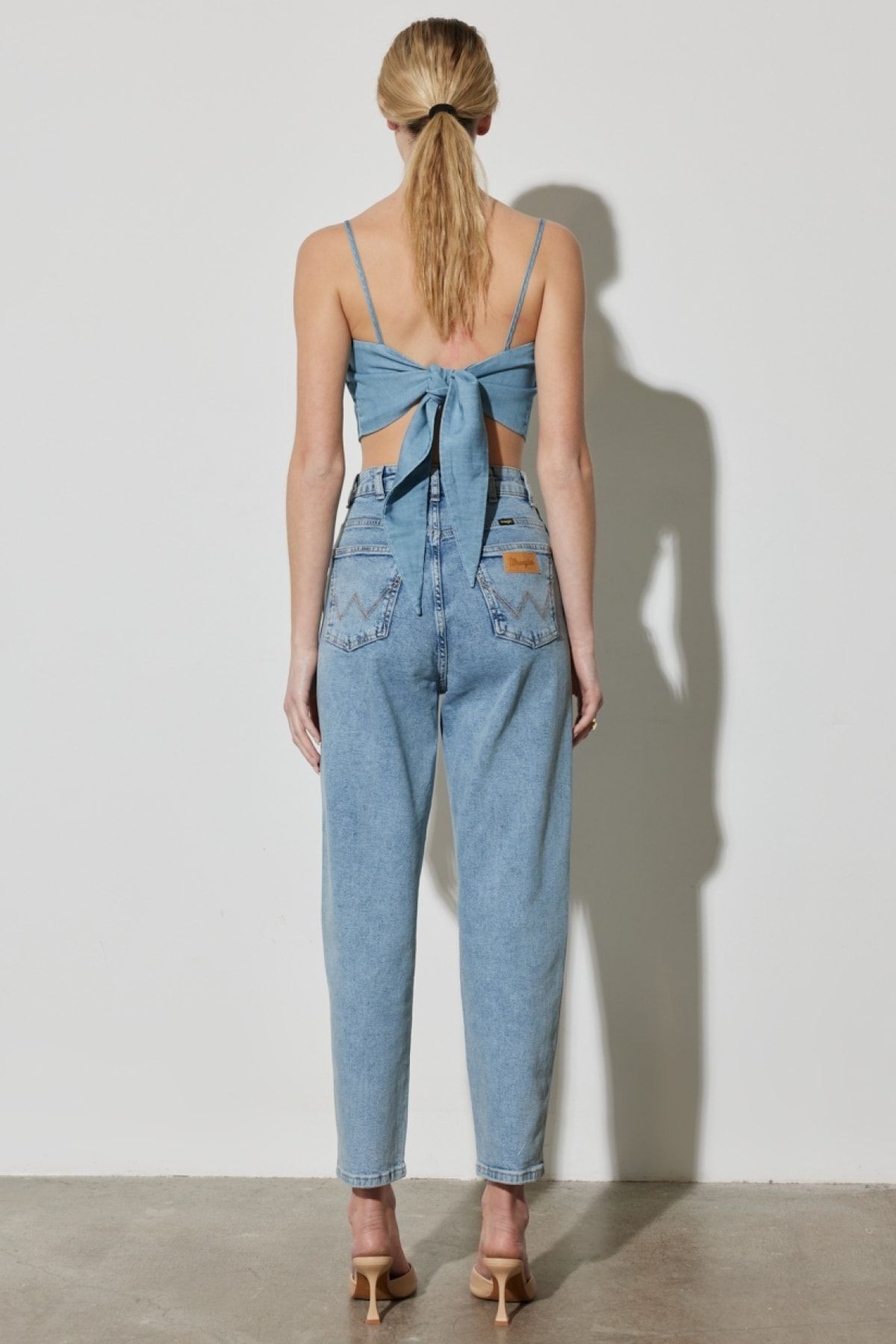 Mom Fit Yüksek Bel Dar Paça Vintage Cut Kadın Mavi Pamuklu Esnek Jean Kot Pantolon Mom Fit Yüksek Bel Dar Paça Vintage Cut Kadın Mavi Pamuklu Esnek Jean Kot Pantolon