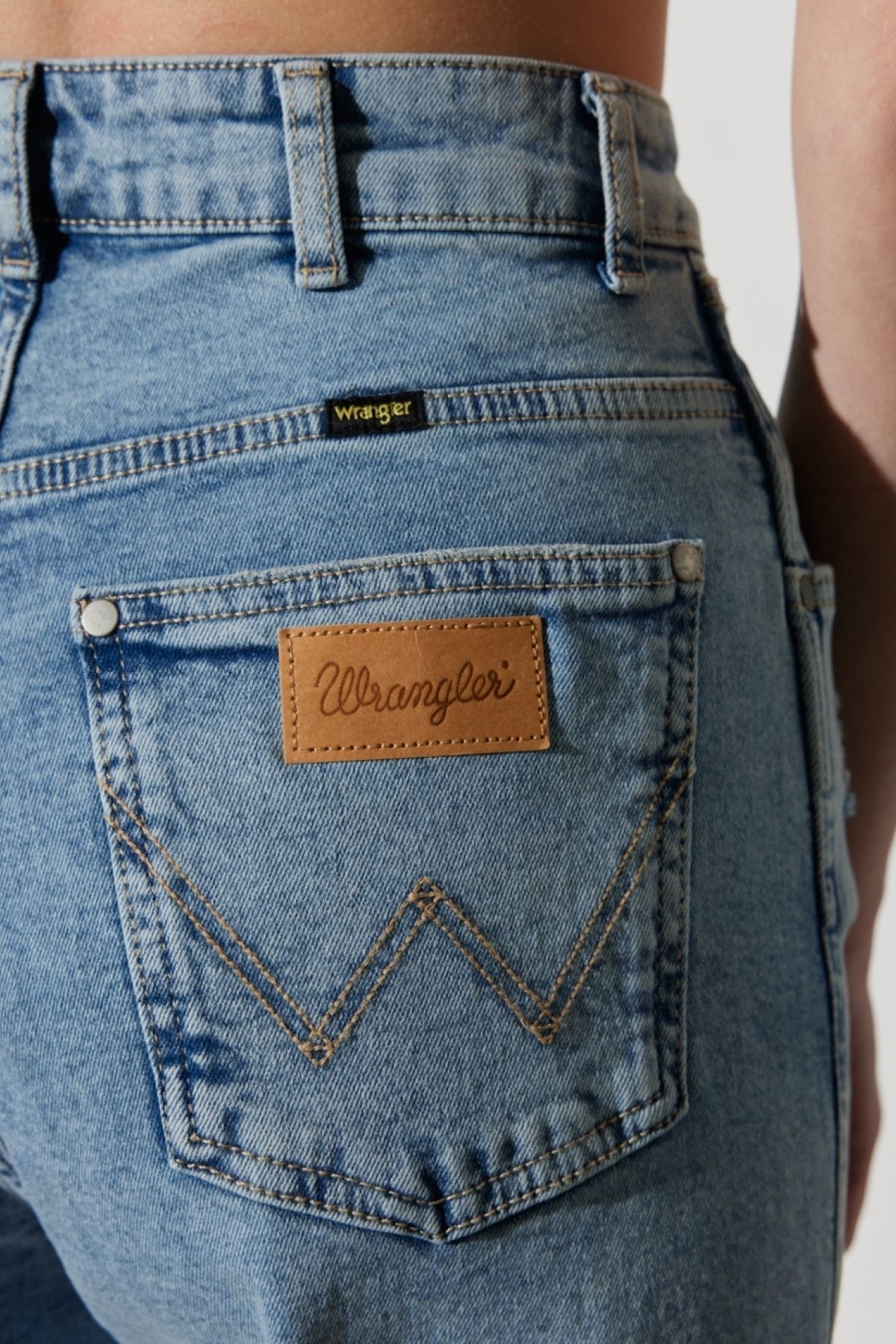 Mom Fit Yüksek Bel Dar Paça Vintage Cut Kadın Mavi Pamuklu Esnek Jean Kot Pantolon Mom Fit Yüksek Bel Dar Paça Vintage Cut Kadın Mavi Pamuklu Esnek Jean Kot Pantolon