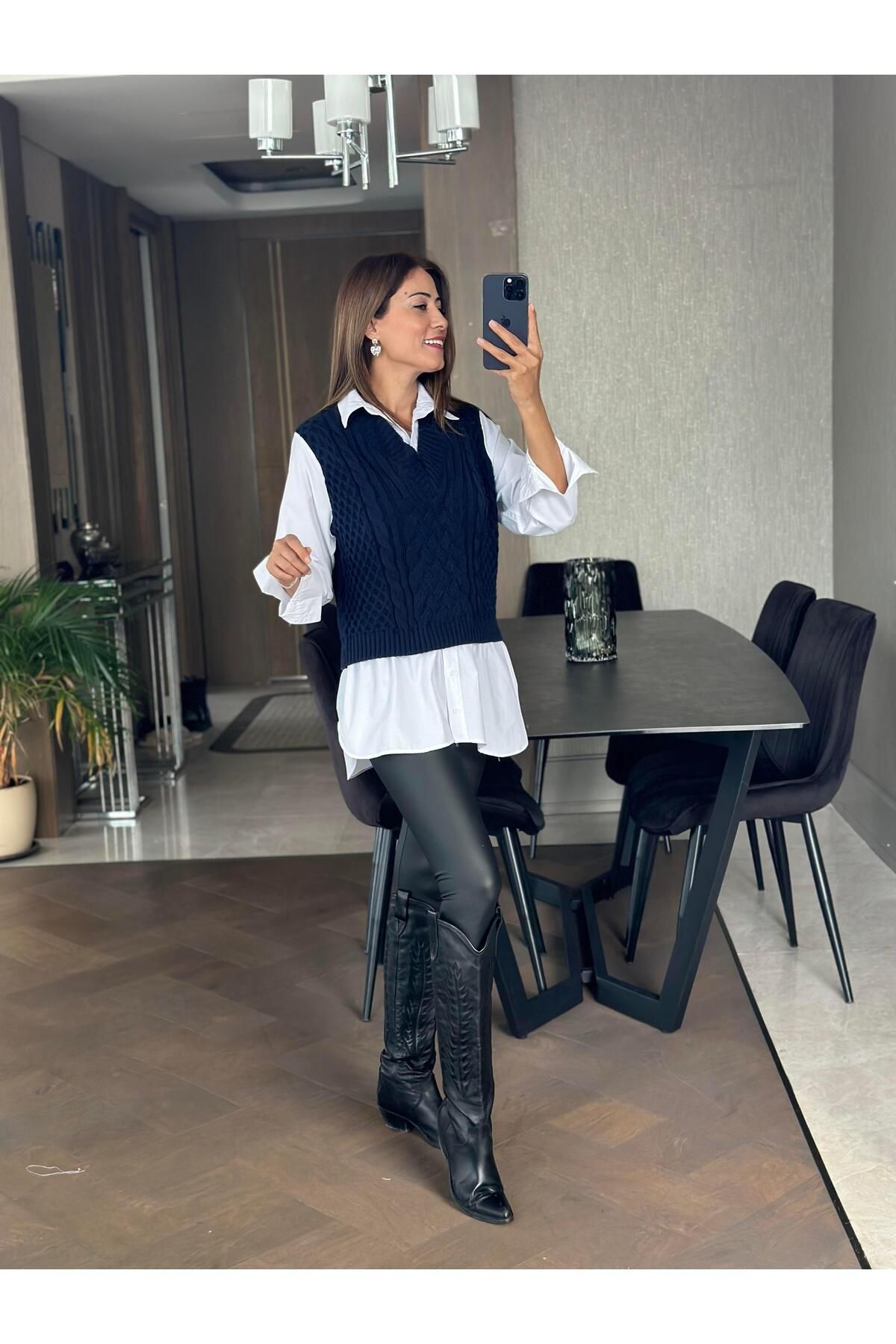 Lacivert Beyaz Gömlekli Triko Kadın Süveter Lacivert Beyaz Gömlekli Triko Kadın Süveter