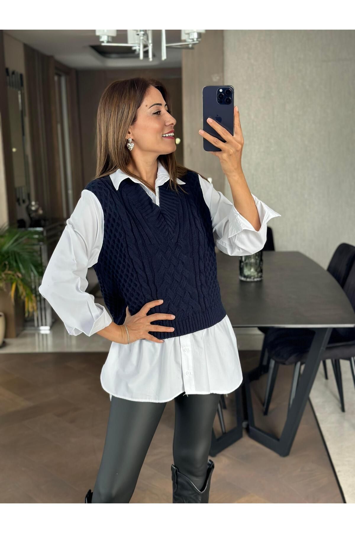 Lacivert Beyaz Gömlekli Triko Kadın Süveter Lacivert Beyaz Gömlekli Triko Kadın Süveter