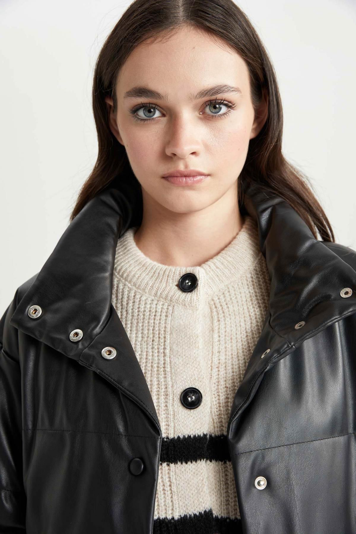 Su Itici Oversize Geniş Kesim Isı Yalıtımlı Rüzgar Geçirmez Suni Deri Mont A2397ax23wn Su Itici Oversize Geniş Kesim Isı Yalıtımlı Rüzgar Geçirmez Suni Deri Mont A2397ax23wn