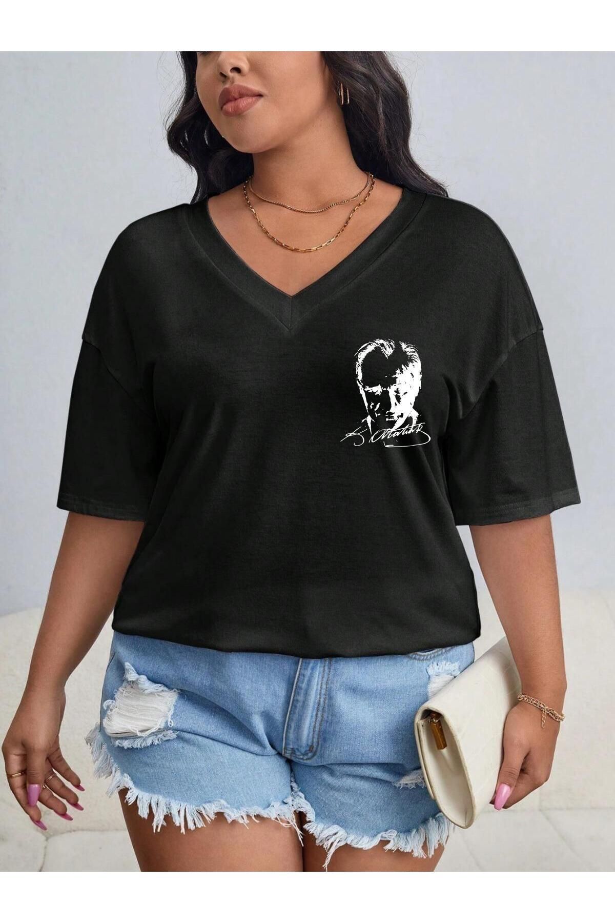 Kadın Siyah''Mustafa Kemal ATATÜRK Baskılı'' V Yaka Oversize T-Shirt strup0000000000019