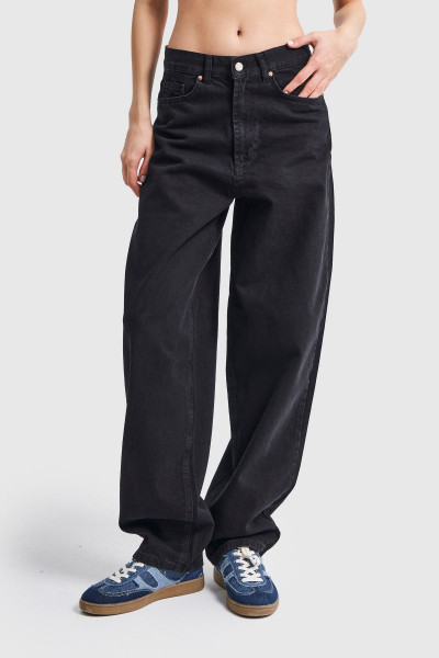 Kadın Siyah Renk Skater Fit Bol Kalıp Denim Pantolon Kadın Siyah Renk Skater Fit Bol Kalıp Denim Pantolon