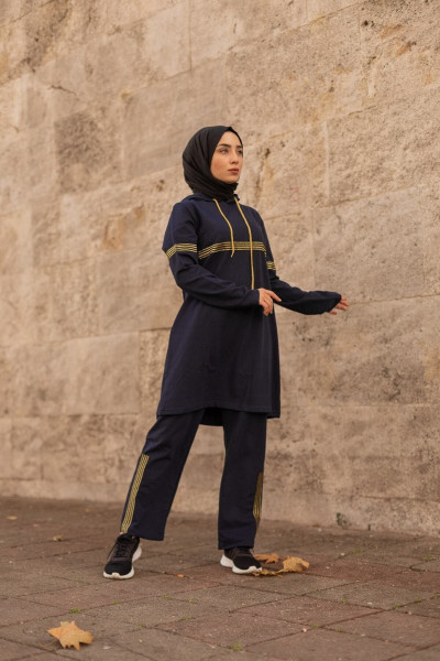 Kadın Sim Şerit Lacivert Tesettür Eşofman Takımı Kadın Sim Şerit Lacivert Tesettür Eşofman Takımı