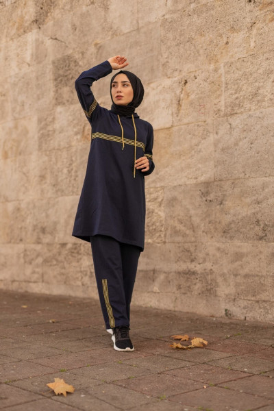 Kadın Sim Şerit Lacivert Tesettür Eşofman Takımı Kadın Sim Şerit Lacivert Tesettür Eşofman Takımı