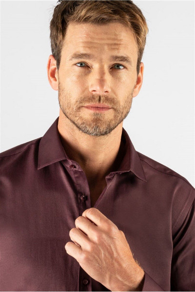 Modern Slim Fit Uzun Kollu Düz Saten Pamuklu Erkek Bordo Gömlek Modern Slim Fit Uzun Kollu Düz Saten Pamuklu Erkek Bordo Gömlek
