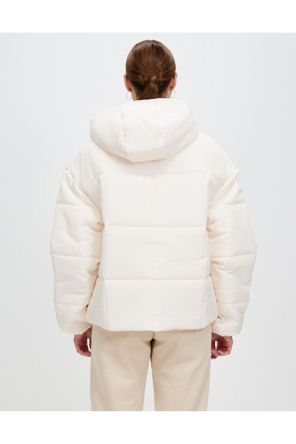 Sportswear Classic Puffer Therma-FIT Bol Kapüşonlu Kadın Mont Sportswear Classic Puffer Therma-FIT Bol Kapüşonlu Kadın Mont