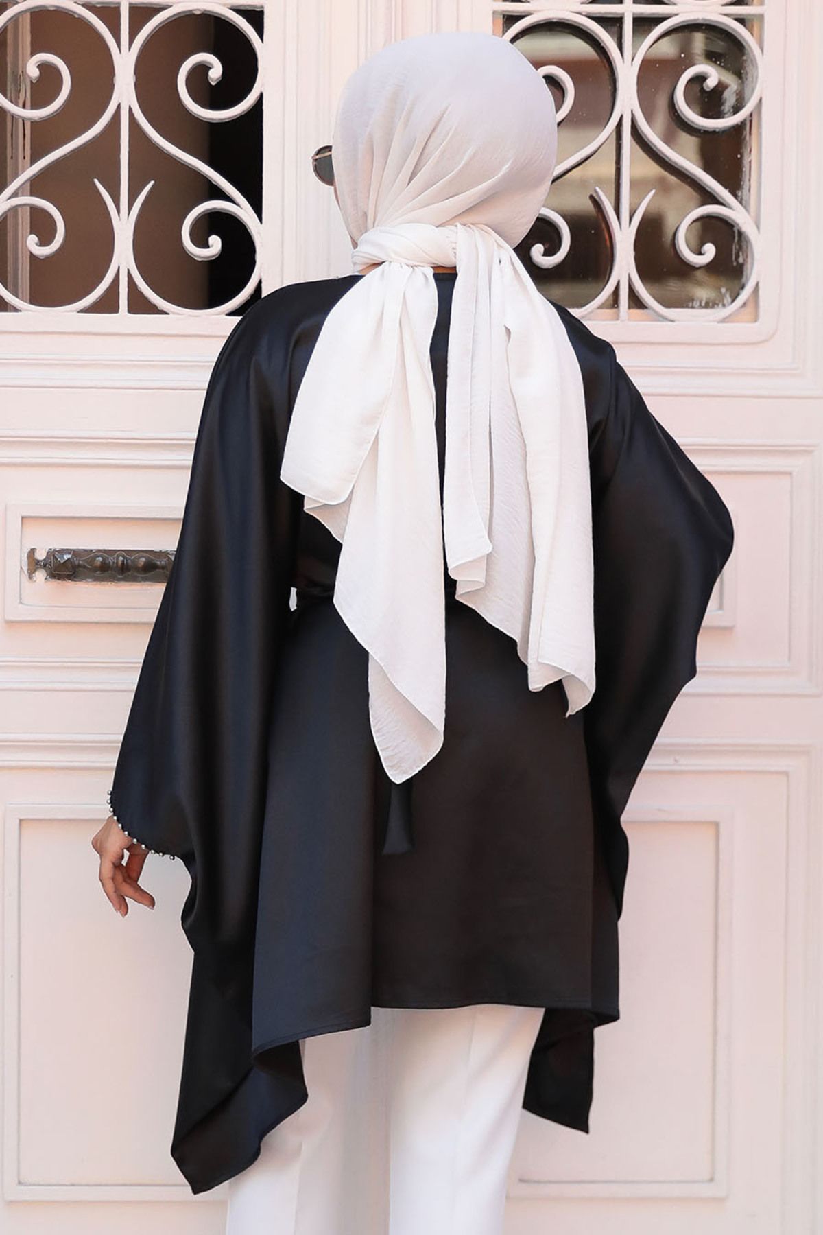 Yarasa Kol Siyah Tesettür Saten Tunik 41443S Yarasa Kol Siyah Tesettür Saten Tunik 41443S