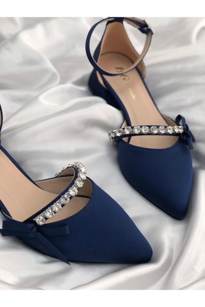 SVETA LACİVERT TAŞLI FİYONKLU TOPUKLU SATEN AYAKKABI SVETA LACİVERT TAŞLI FİYONKLU TOPUKLU SATEN AYAKKABI