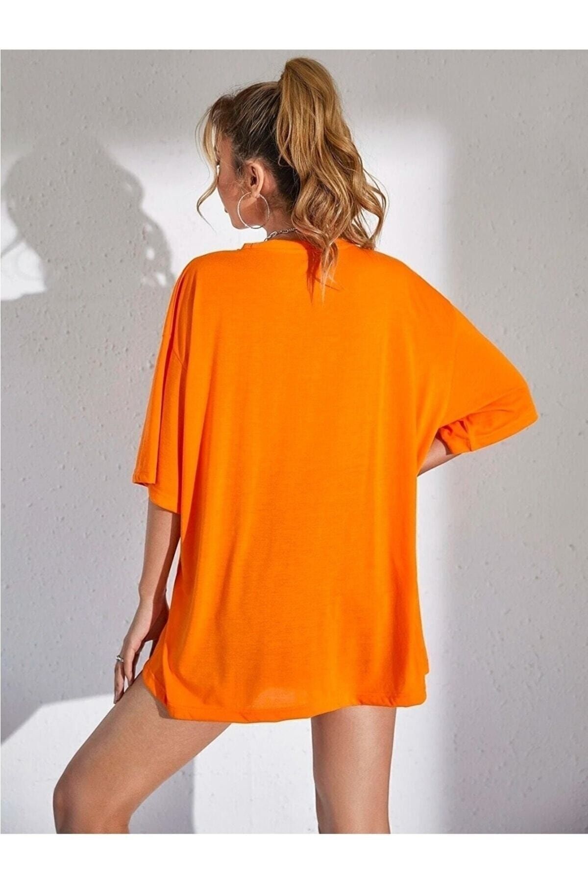 Minimal Kalp Baskılı Oversize Tshirt Minimal Kalp Baskılı Oversize Tshirt