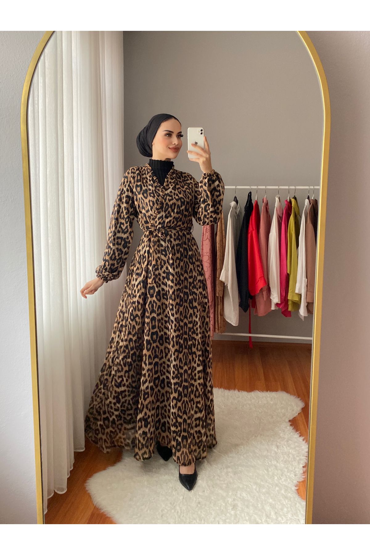 KRUVAZE YAKA LEOPAR DESEN ŞİFON ELBİSE KRUVAZE YAKA LEOPAR DESEN ŞİFON ELBİSE