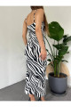 Zebra Desenli Askılı Derin Yırtmaçlı Bürümcük Yazlık Elbise Zebra Desenli Askılı Derin Yırtmaçlı Bürümcük Yazlık Elbise
