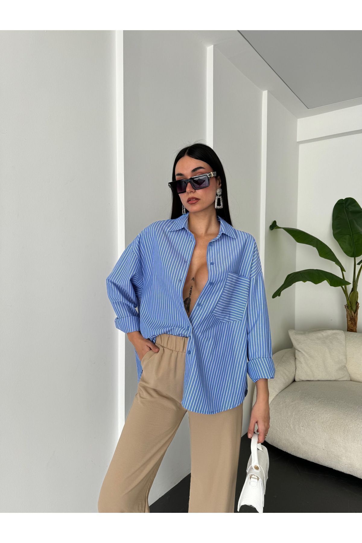 Mavi Beyaz Çizgili Oversize Cepli Gömlek 27135 Mavi Beyaz Çizgili Oversize Cepli Gömlek 27135