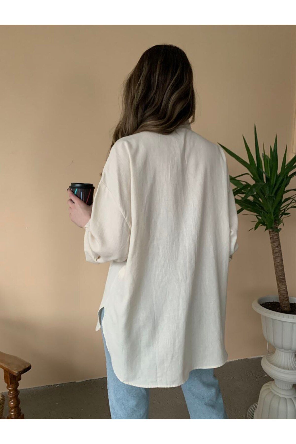 OWERSİZE NAKIŞLI KETEN GÖMLEK OWERSİZE NAKIŞLI KETEN GÖMLEK