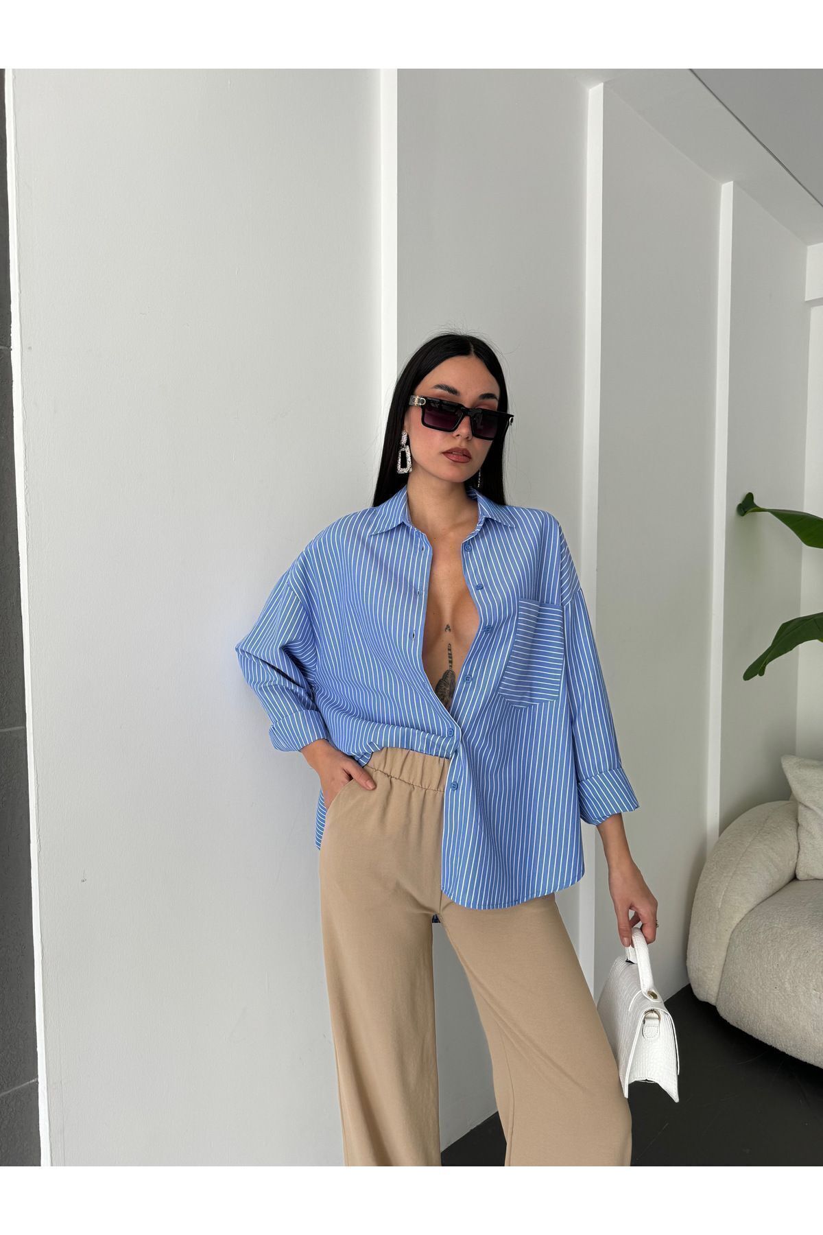 Mavi Beyaz Çizgili Oversize Cepli Gömlek 27135 Mavi Beyaz Çizgili Oversize Cepli Gömlek 27135