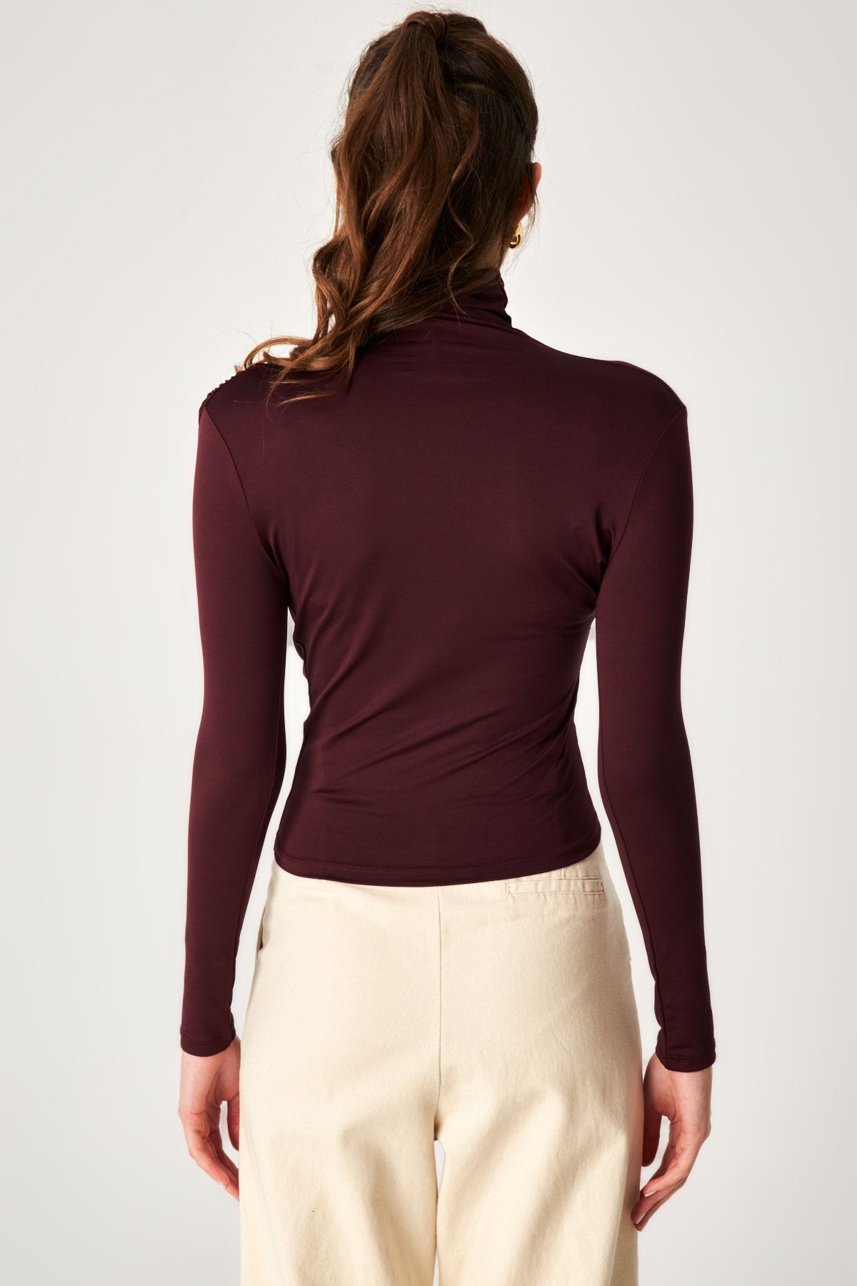 Koyu Bordo Poliamid Dik Yaka Drapeli Bluz Koyu Bordo Poliamid Dik Yaka Drapeli Bluz