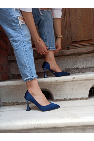 Lacivert Saten V Kesim Detaylı 9 cm Şampanya Topuk Kadın Topuklu Ayakkabı