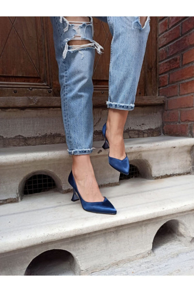 Lacivert Saten V Kesim Detaylı 9 cm Şampanya Topuk Kadın Topuklu Ayakkabı