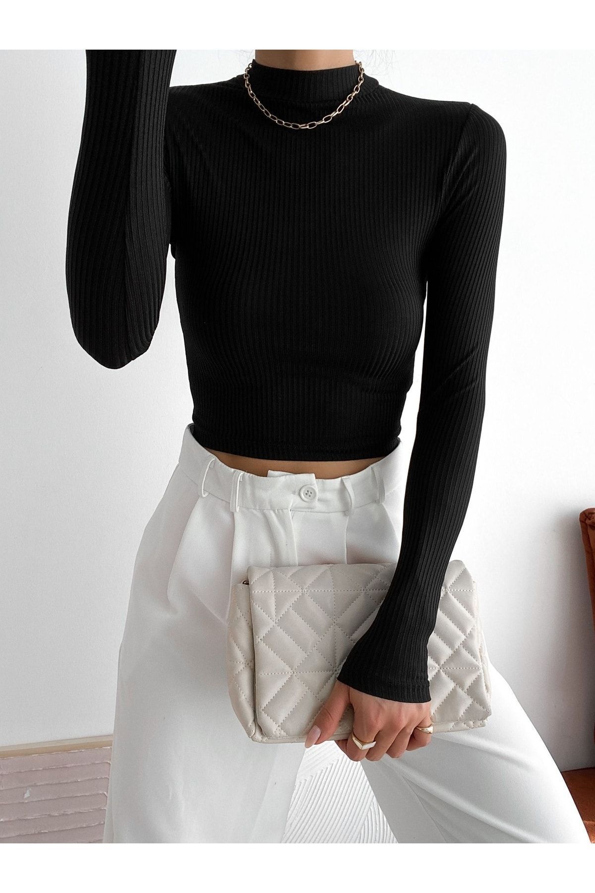 Kadın Siyah Fitilli Yarım Balıkçı Yaka Kaşkorse Crop Bluz Kadın Siyah Fitilli Yarım Balıkçı Yaka Kaşkorse Crop Bluz