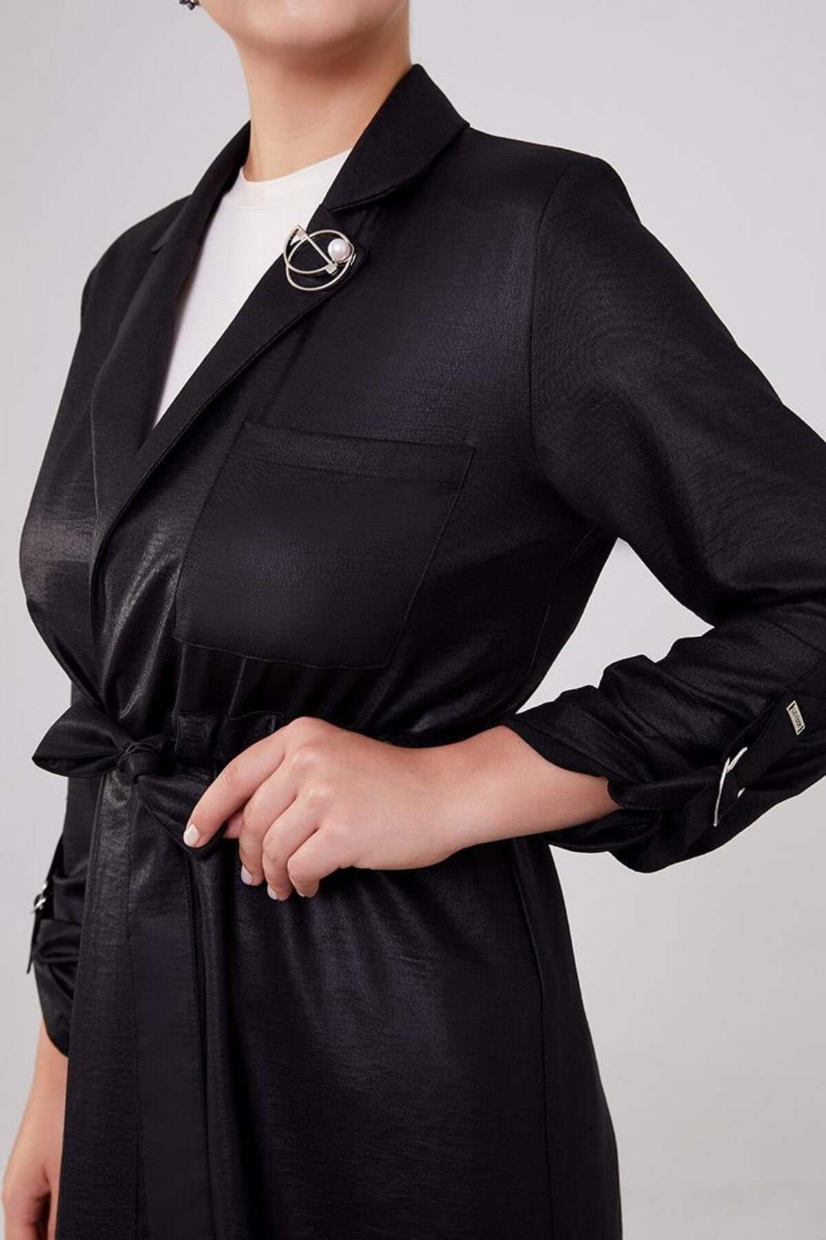 Siyah Beli Kuşak Kapamalı Pantolonlu Ceket Takım Siyah Beli Kuşak Kapamalı Pantolonlu Ceket Takım