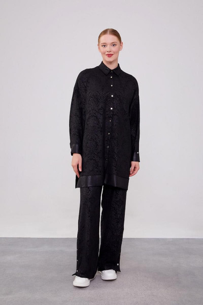 Siyah Kendinden Desenli Jakarlı Tunik Takım Siyah Kendinden Desenli Jakarlı Tunik Takım