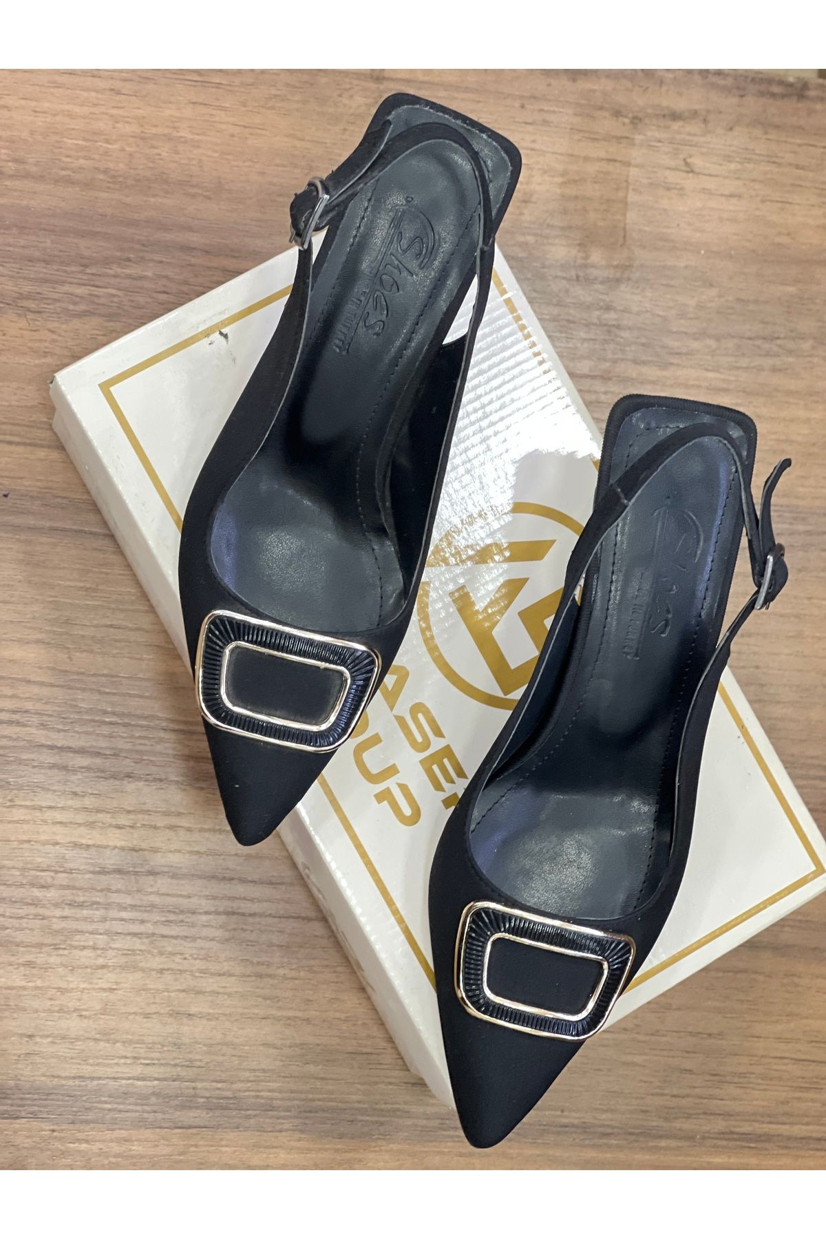 Kadın Sivri Burun Fiyonk Detaylı Arkası Açık Abiye Klasik Topuklu Stiletto Ayakkabı Kadın Sivri Burun Fiyonk Detaylı Arkası Açık Abiye Klasik Topuklu Stiletto Ayakkabı