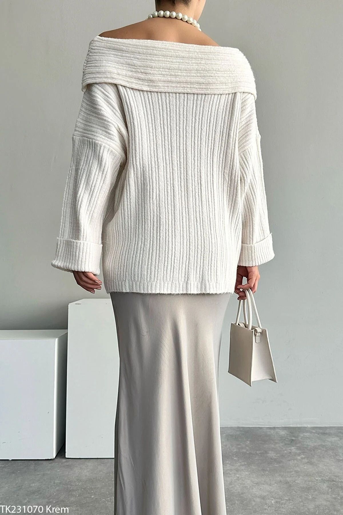 Knitical Tekstil Omuz Açık Katlamalı Mevsimlik Kazak Knitical Tekstil Omuz Açık Katlamalı Mevsimlik Kazak