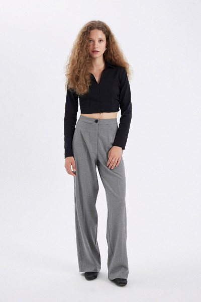 Siyah Fitted Vucuda Oturan Gömlek Yaka Fermuarlı Bengalin Uzun Kollu Crop Basic Düz Bluz C5037ax24au Siyah Fitted Vucuda Oturan Gömlek Yaka Fermuarlı Bengalin Uzun Kollu Crop Basic Düz Bluz C5037ax24au