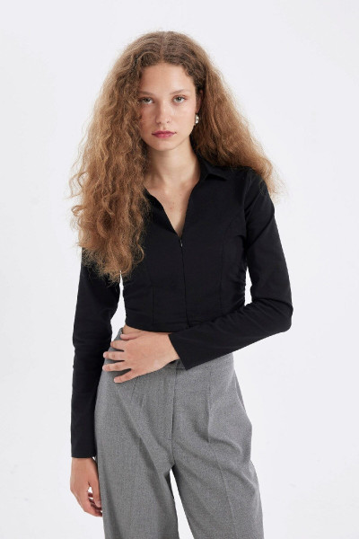 Siyah Fitted Vucuda Oturan Gömlek Yaka Fermuarlı Bengalin Uzun Kollu Crop Basic Düz Bluz C5037ax24au Siyah Fitted Vucuda Oturan Gömlek Yaka Fermuarlı Bengalin Uzun Kollu Crop Basic Düz Bluz C5037ax24au