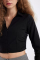 Siyah Fitted Vucuda Oturan Gömlek Yaka Fermuarlı Bengalin Uzun Kollu Crop Basic Düz Bluz C5037ax24au