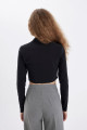 Siyah Fitted Vucuda Oturan Gömlek Yaka Fermuarlı Bengalin Uzun Kollu Crop Basic Düz Bluz C5037ax24au
