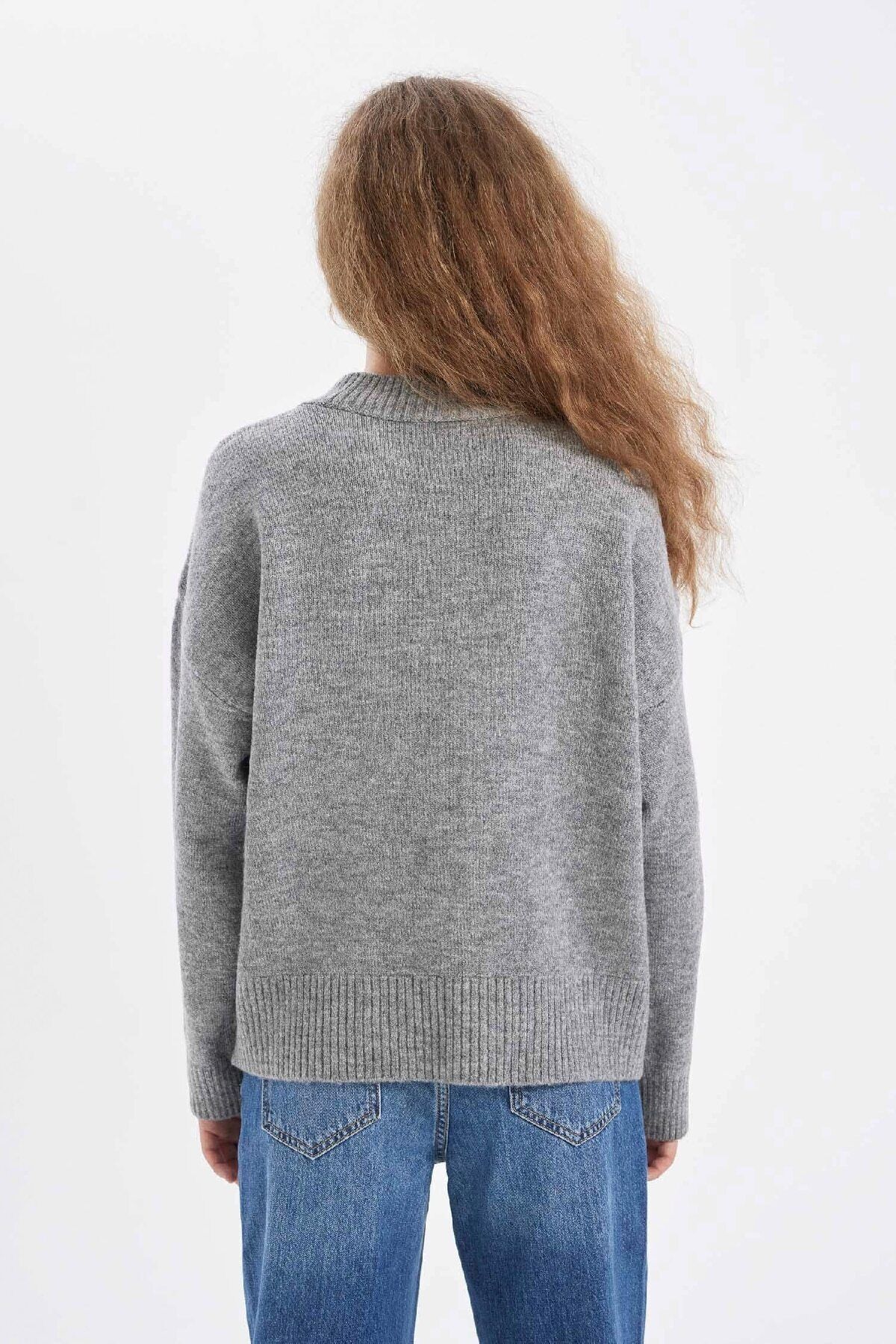 Oversize Geniş Kalıp Yarım Balıkçı Yaka Uzun Triko Kazak R6044az24wn Oversize Geniş Kalıp Yarım Balıkçı Yaka Uzun Triko Kazak R6044az24wn