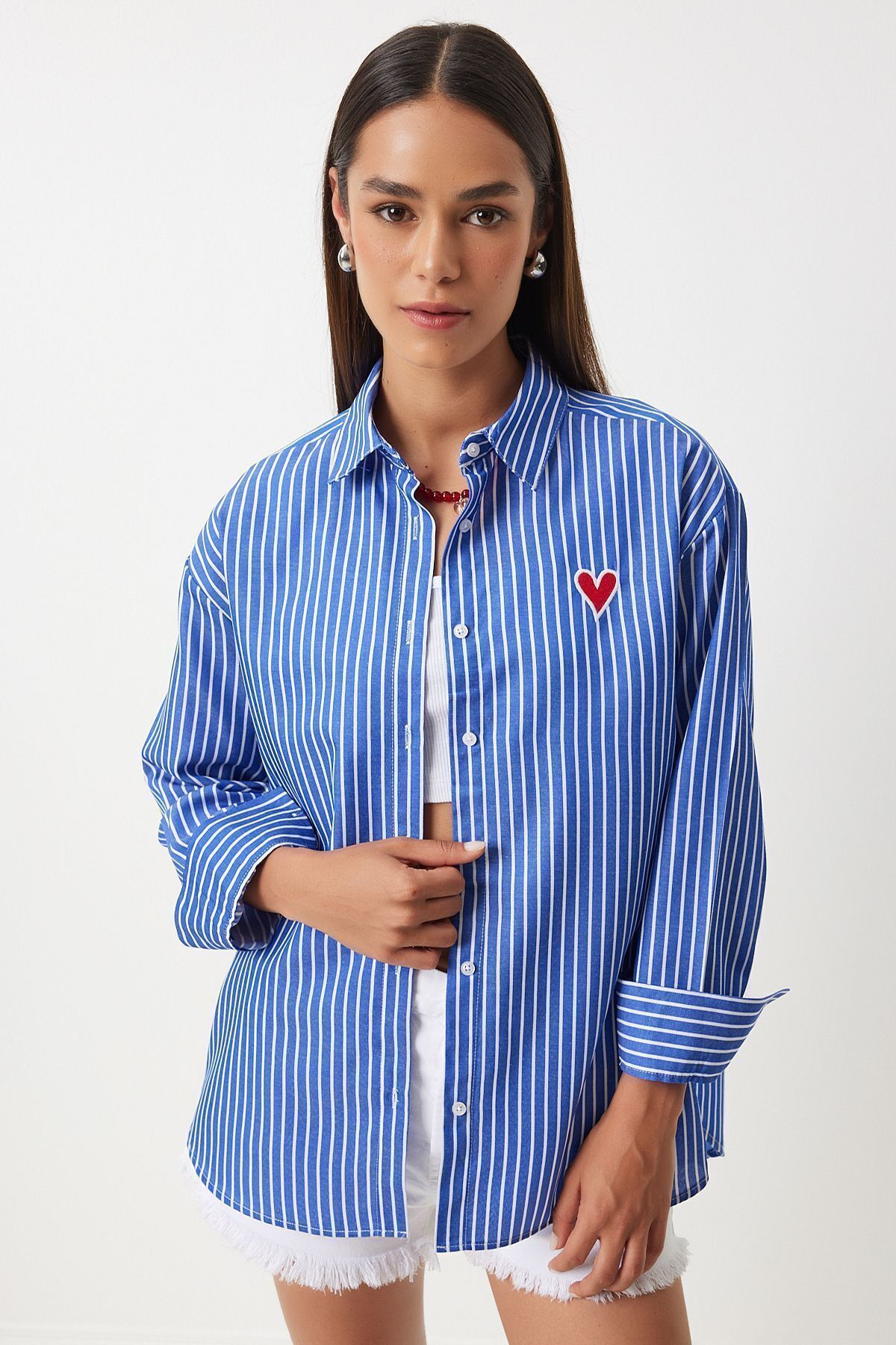 Kalp Nakışlı Çizgili Oversize Poplin gömlek Lacivert Beyaz Ldx0001 Kalp Nakışlı Çizgili Oversize Poplin gömlek Lacivert Beyaz Ldx0001