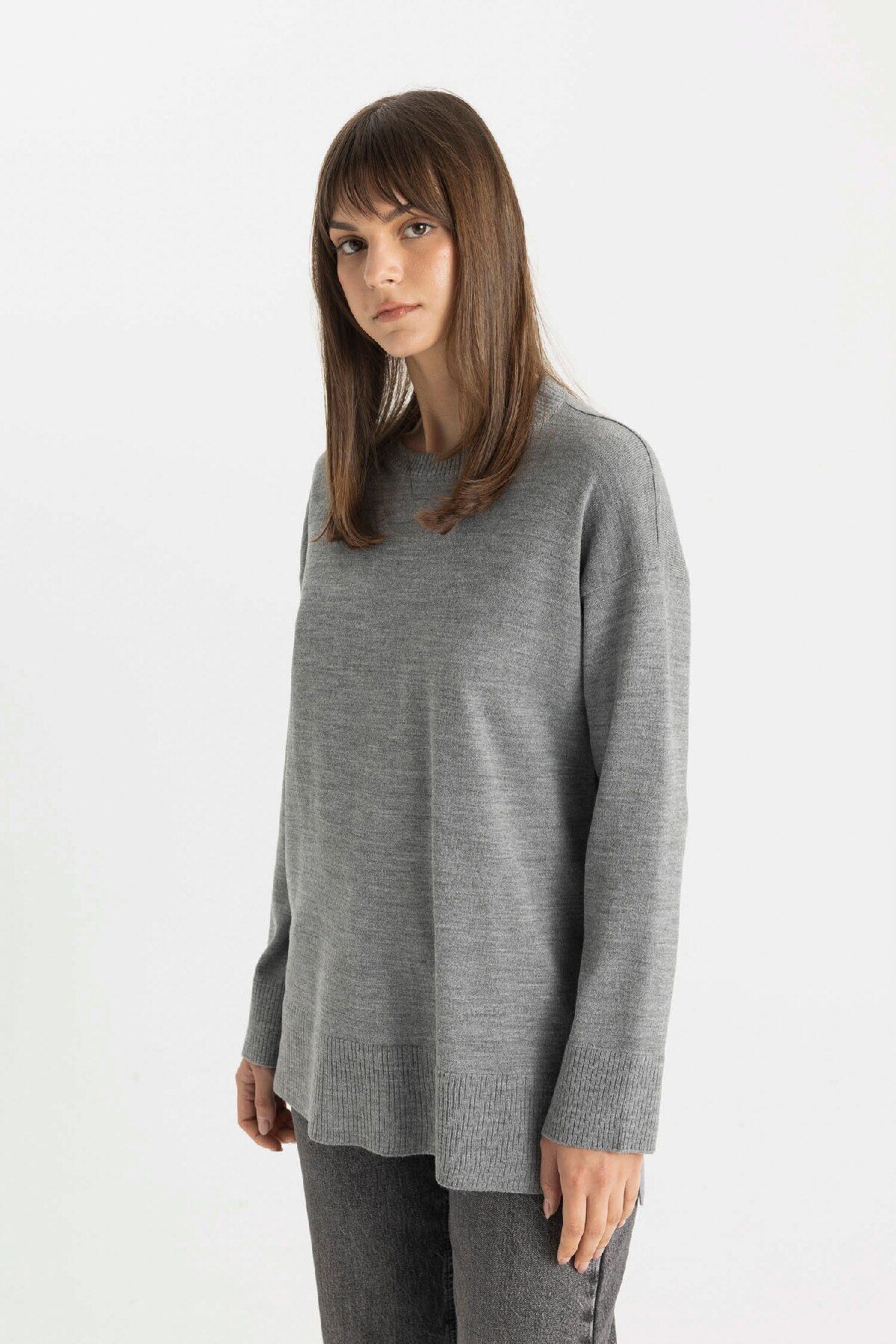 Regular Fit Bisiklet Yaka Yırtmaçlı Basic Düz Triko Kazak Tunik C5165ax24au Regular Fit Bisiklet Yaka Yırtmaçlı Basic Düz Triko Kazak Tunik C5165ax24au