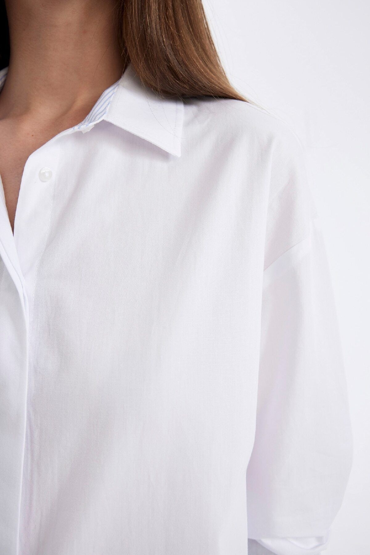 Oversize Geniş Kalıp Basic Düz Poplin Uzun Kollu Gömlek D3152ax24au Oversize Geniş Kalıp Basic Düz Poplin Uzun Kollu Gömlek D3152ax24au
