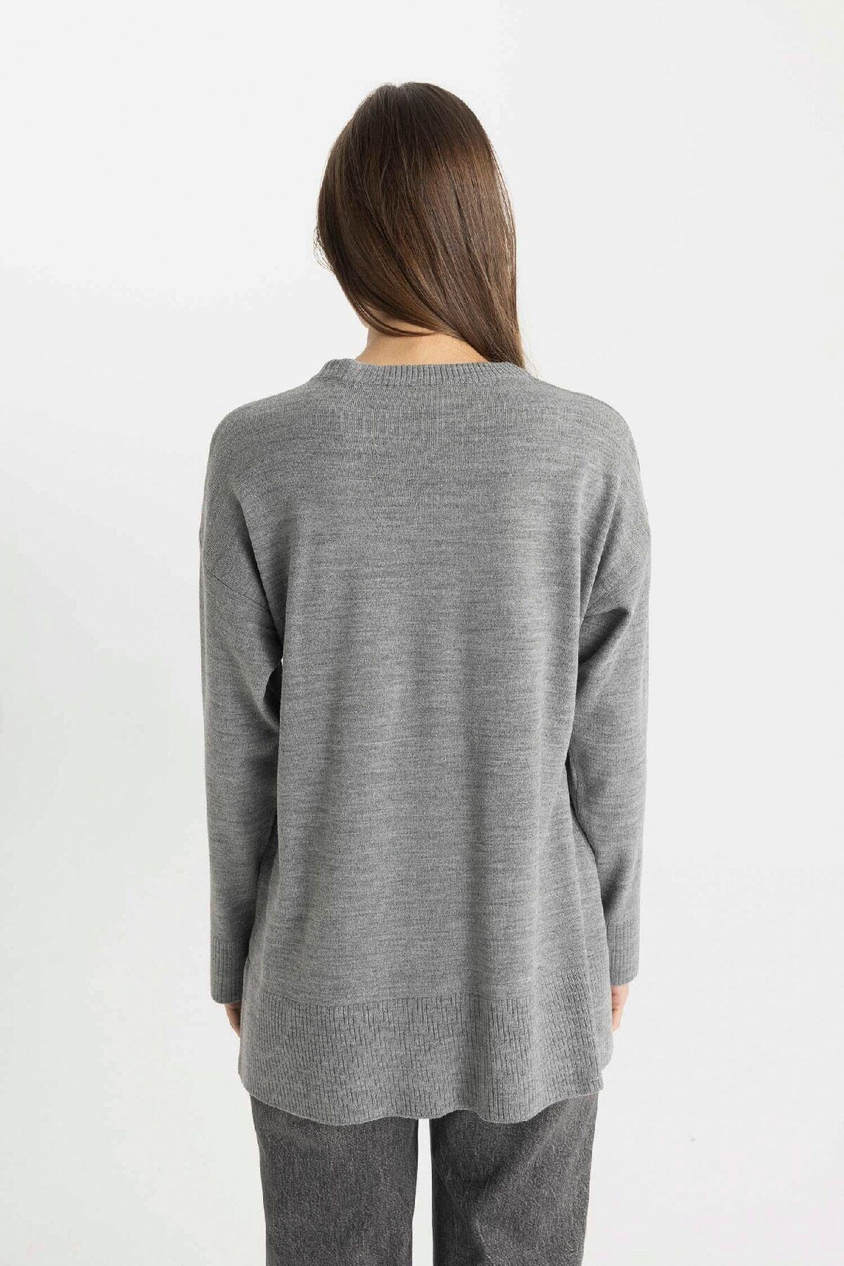Regular Fit Bisiklet Yaka Yırtmaçlı Basic Düz Triko Kazak Tunik C5165ax24au Regular Fit Bisiklet Yaka Yırtmaçlı Basic Düz Triko Kazak Tunik C5165ax24au