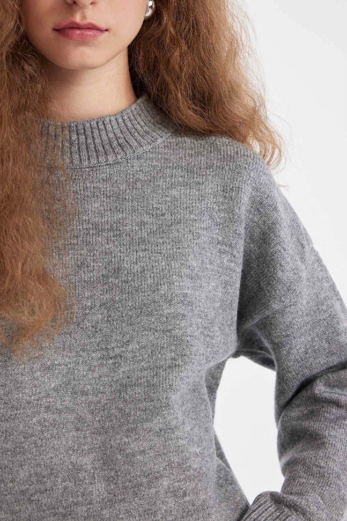 Oversize Geniş Kalıp Yarım Balıkçı Yaka Uzun Triko Kazak R6044az24wn Oversize Geniş Kalıp Yarım Balıkçı Yaka Uzun Triko Kazak R6044az24wn
