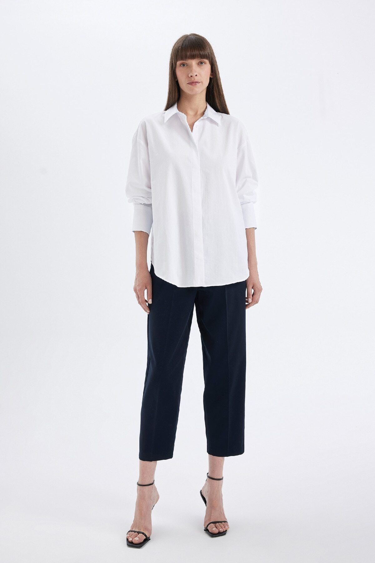 Oversize Geniş Kalıp Basic Düz Poplin Uzun Kollu Gömlek D3152ax24au Oversize Geniş Kalıp Basic Düz Poplin Uzun Kollu Gömlek D3152ax24au