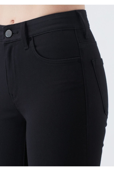 Nila Kadın Siyah Dar Paça Jeans Kot Solmaz Toparlayıcı Pantolon Nila Kadın Siyah Dar Paça Jeans Kot Solmaz Toparlayıcı Pantolon