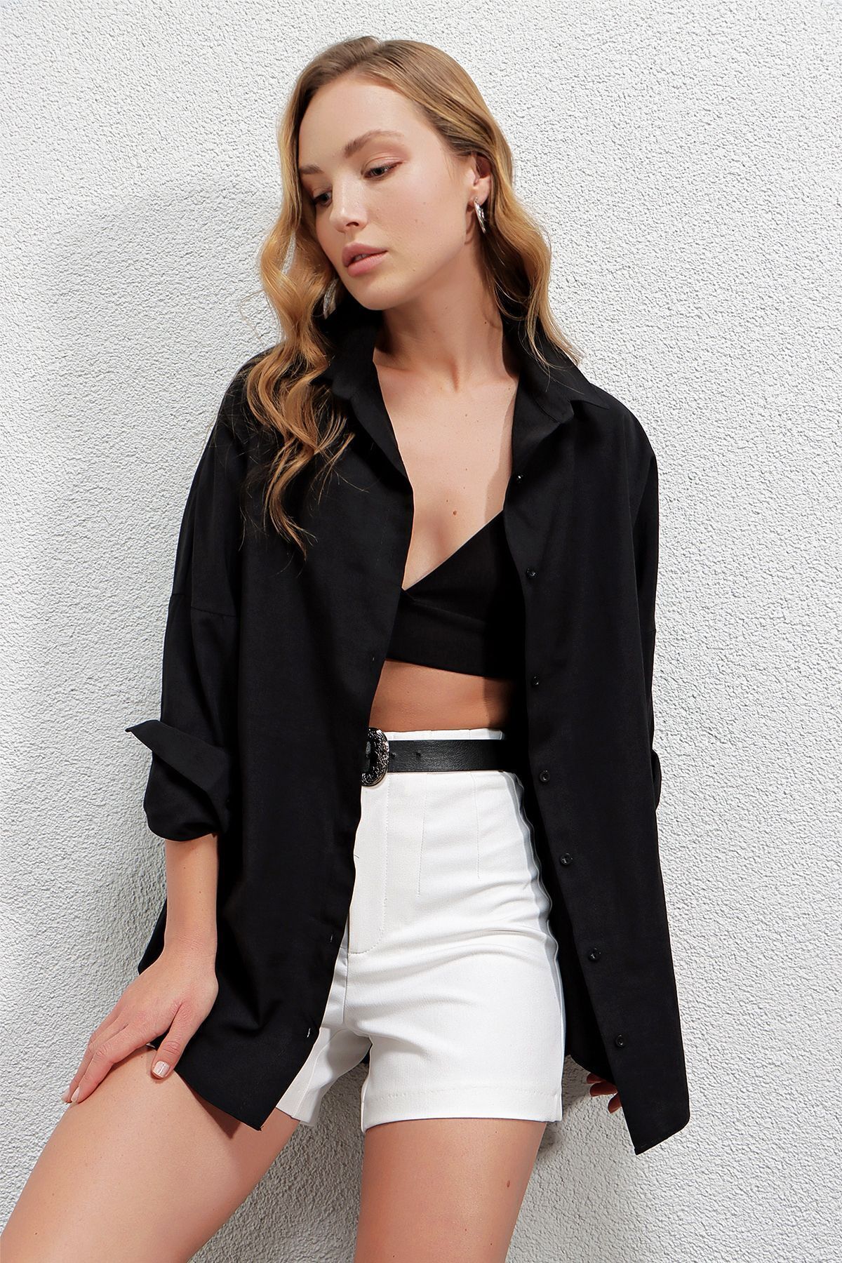 Kadın Siyah Oversize Uzun Basic Gömlek Hzl22w-bd139001 Kadın Siyah Oversize Uzun Basic Gömlek Hzl22w-bd139001