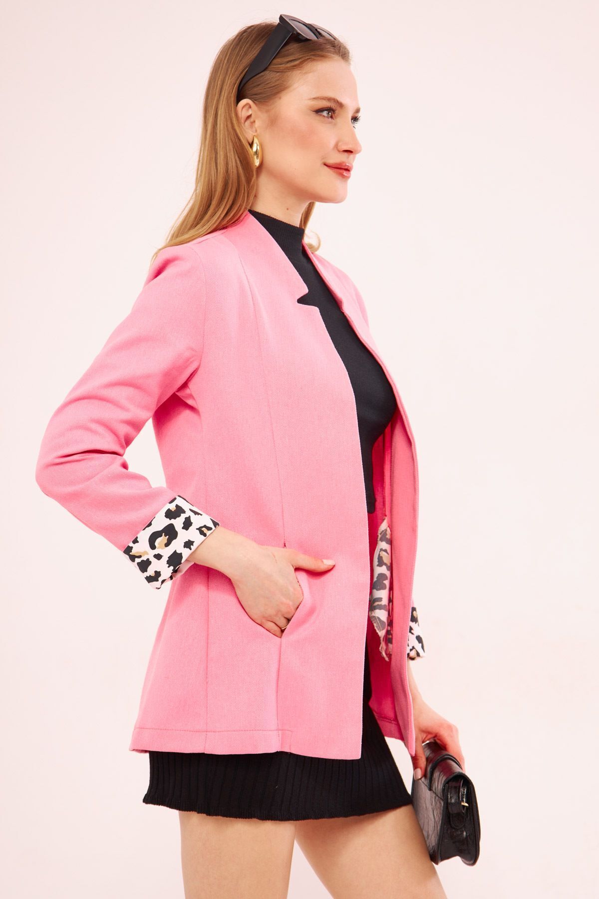Kadın Pembe İkosiena Ceket Dik Yaka Kol İçi Leopar Desenli ARM-24Y001044 Kadın Pembe İkosiena Ceket Dik Yaka Kol İçi Leopar Desenli ARM-24Y001044