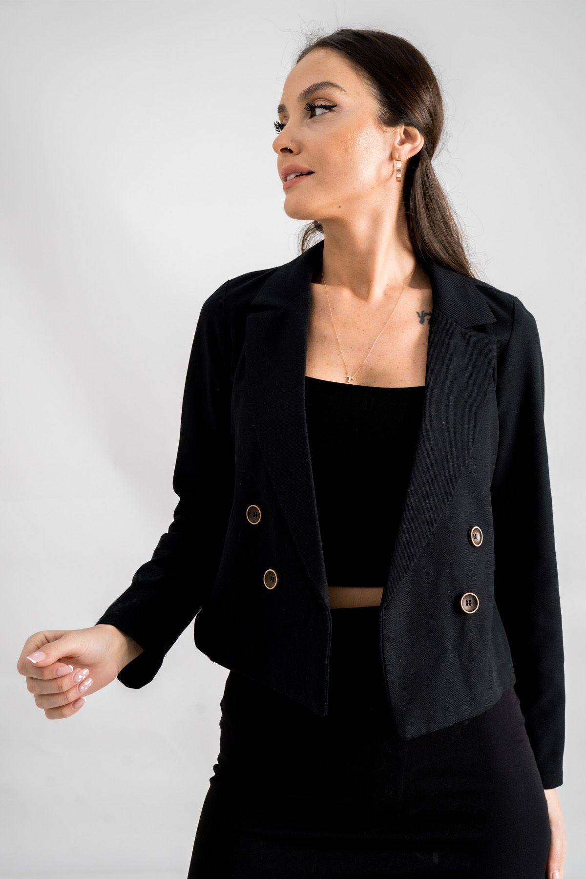 Kadın Siyah Kruvaze Yaka Gabardin Crop Ceket ARM-24Y001010 Kadın Siyah Kruvaze Yaka Gabardin Crop Ceket ARM-24Y001010